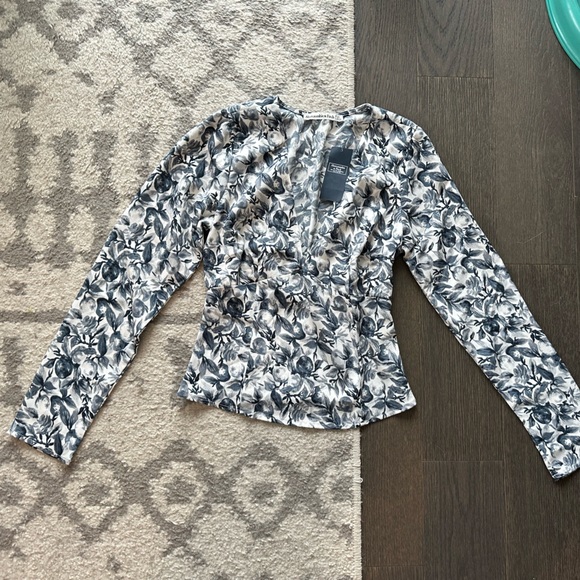 Abercrombie Fruit Print Long Sleeve Top - Picture 2 of 4